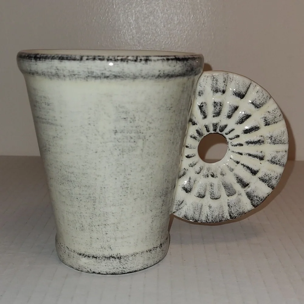 Pier 1 Swirl Roman Art Mug